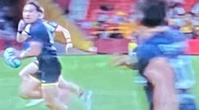 2025 Super Rugby Season, Round 15 of 16: Crusaders lucky  escape at the last minute v Highlanders while Hurricanes hold off Queensland Reds in a close high-scoring thriller