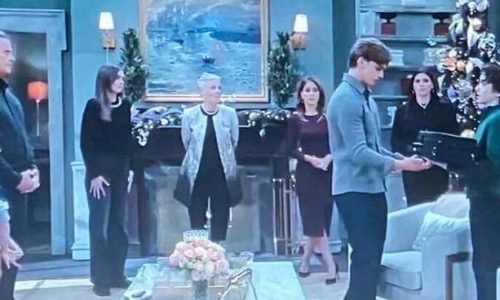 GH This Week Xmas 2025 sees Gio picking up the violin for the first time in months at the Q's Festive Party.